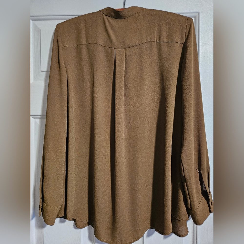 Ann Taylor Petite Button Down Blouse. - Picture 9 of 9